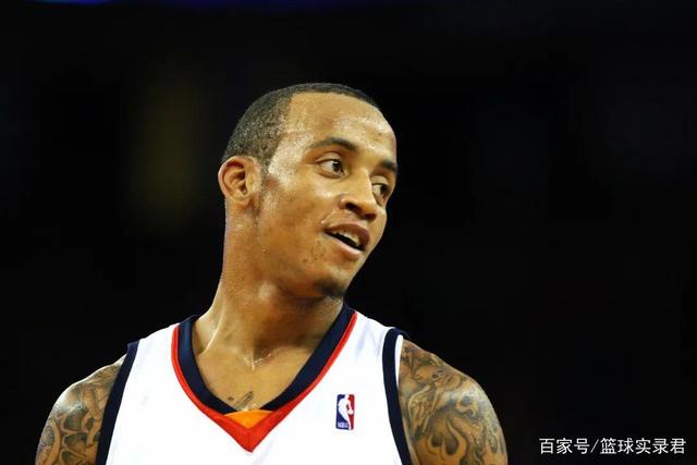 🏀黄蜂淘汰热火将争东八！鲍尔30+10+上篮绝杀！热巴伤退